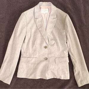 Banana Republic Women’s Light Gray Tailored Blazer - Size 6. Great condition.